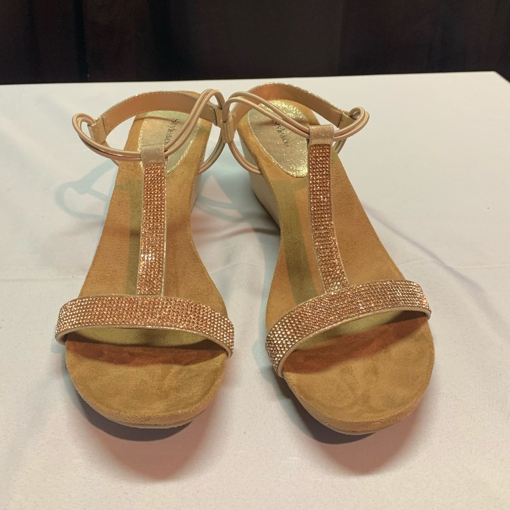 Gold sparkly wedges